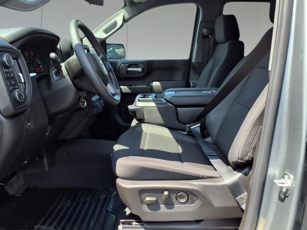 2026 Chevrolet Silverado 1500 Custom photo 16