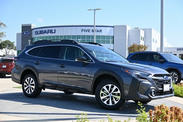 2025 Subaru Outback Premium's photo