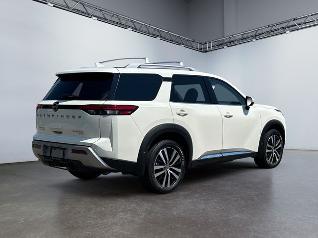 2024 Nissan Pathfinder Platinum photo 3