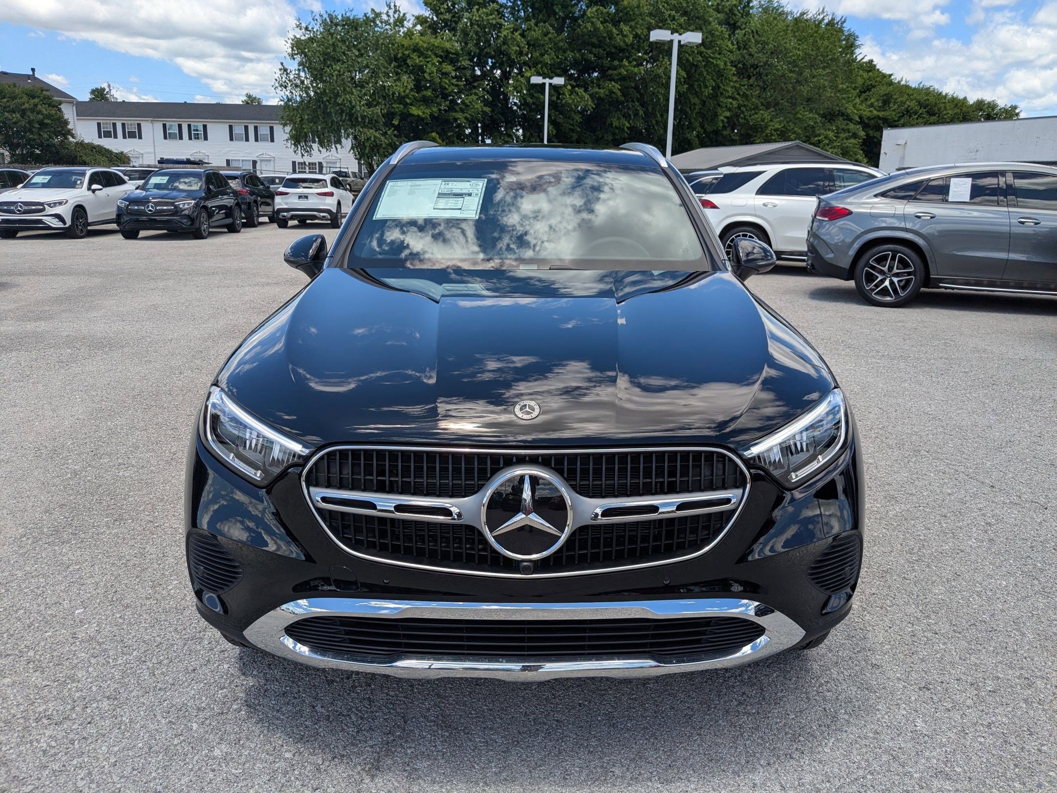 2025 Mercedes Benz GLC 300 4MATIC photo 2