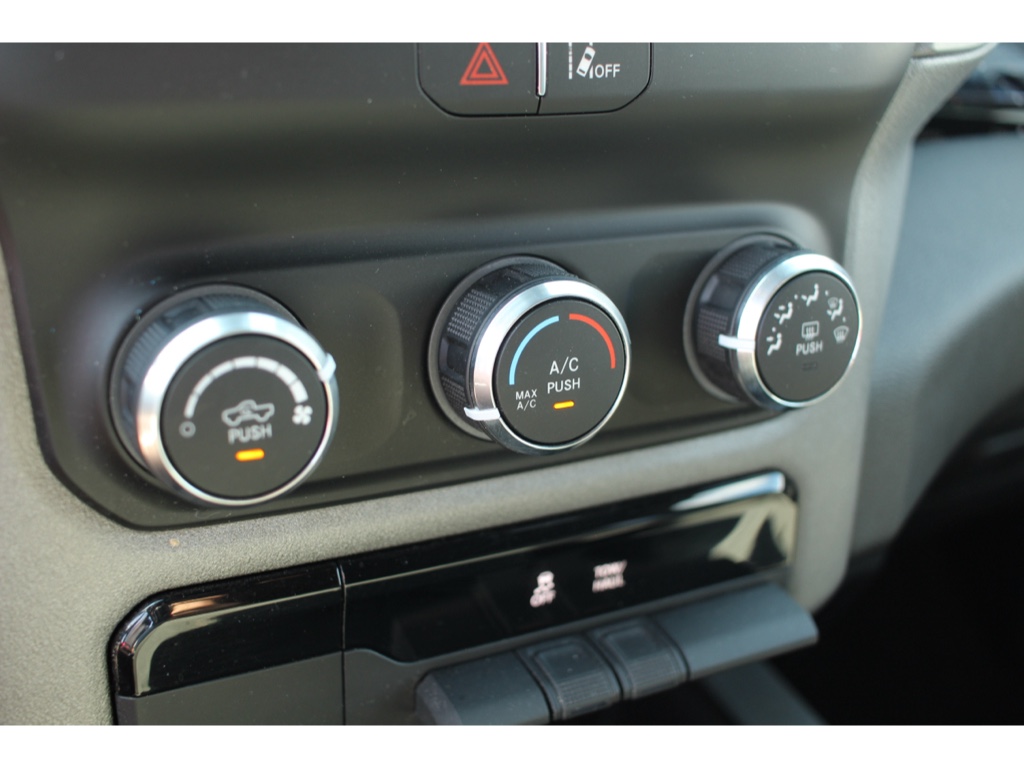 2023 Ram 1500 Tradesman photo 18