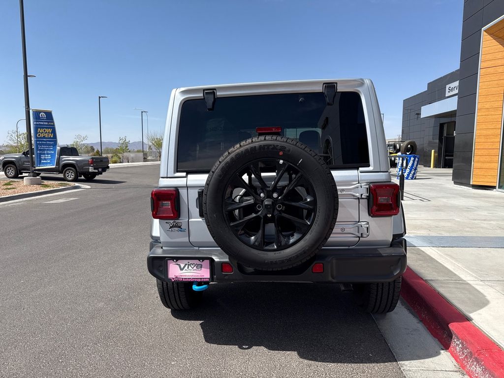 2024 Jeep Wrangler Sahara 4xe photo 7