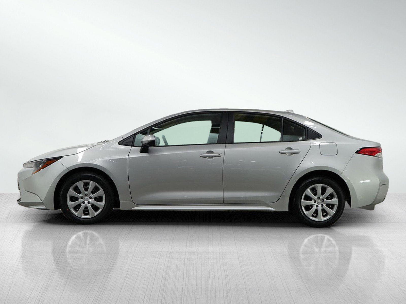 Used 2024 Toyota Corolla LE with VIN 5YFB4MDE3RP146809 for sale in Burnsville, Minnesota