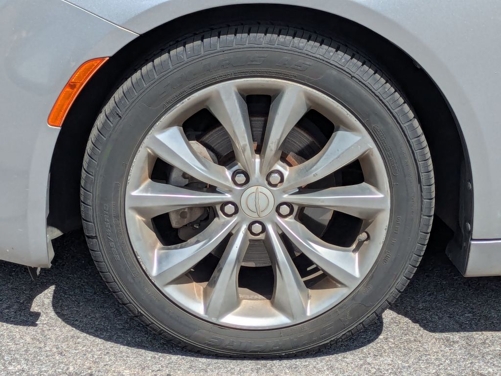 2015 Chrysler 200 S photo 8