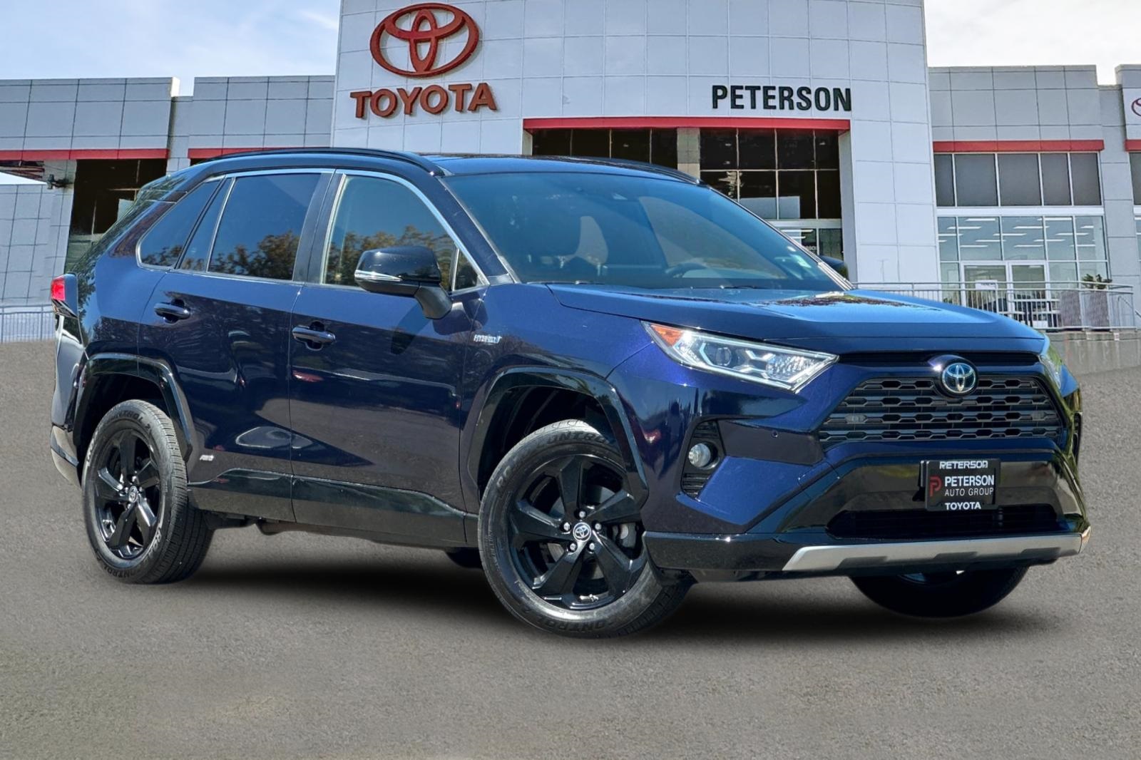 2019 Toyota RAV4 Hybrid XSE photo 2