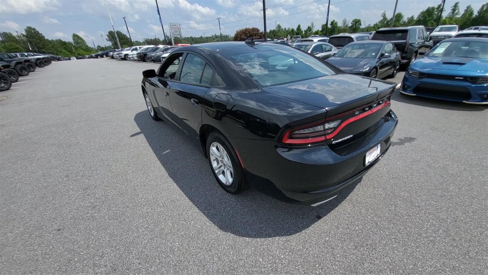 2023 Dodge Charger SXT photo 3