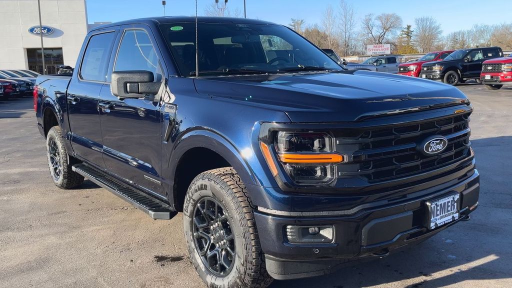 2025 Ford F-150 XLT photo 4