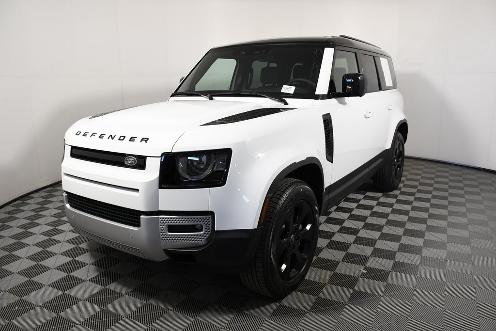 2025 Land Rover Defender S's photo