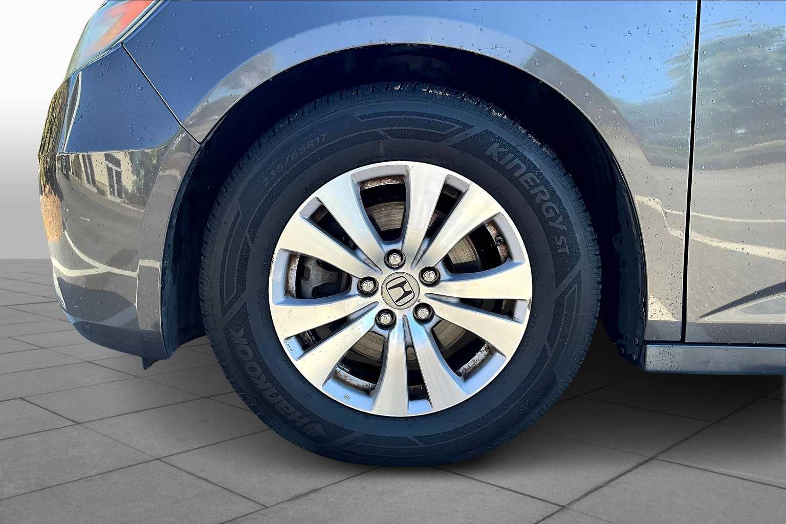 2016 Honda Odyssey EX-L photo 9