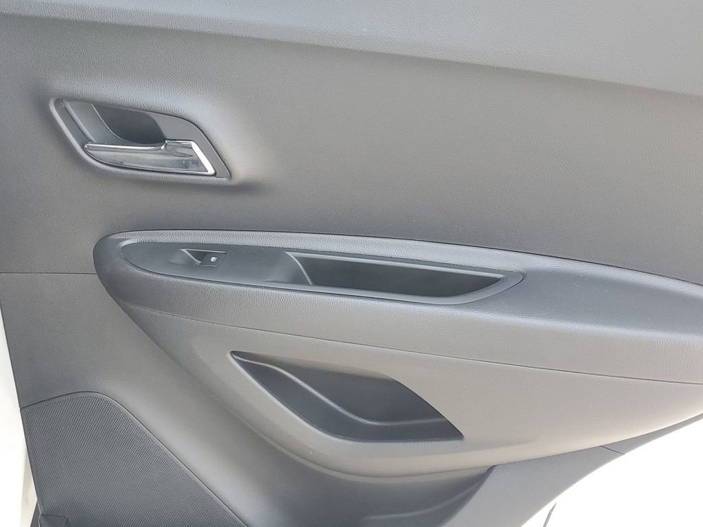 2020 Chevrolet Trax LT photo 39