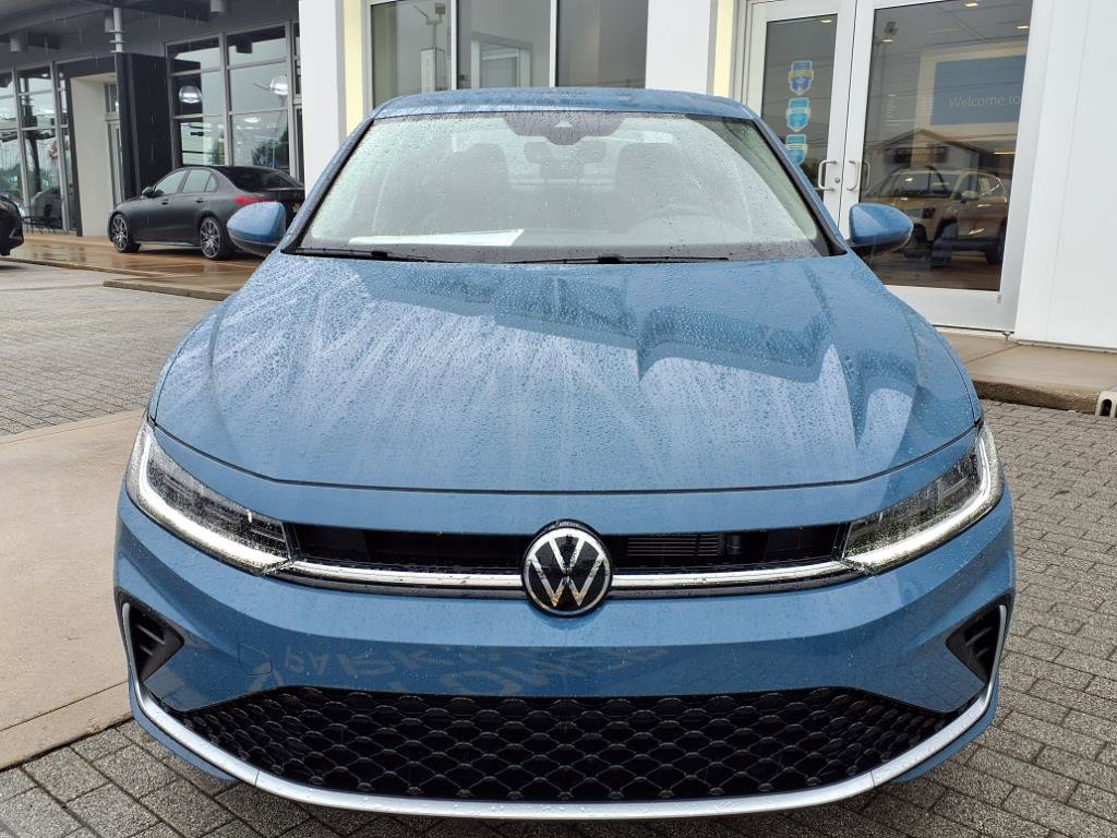 2025 Volkswagen Jetta SE photo 2