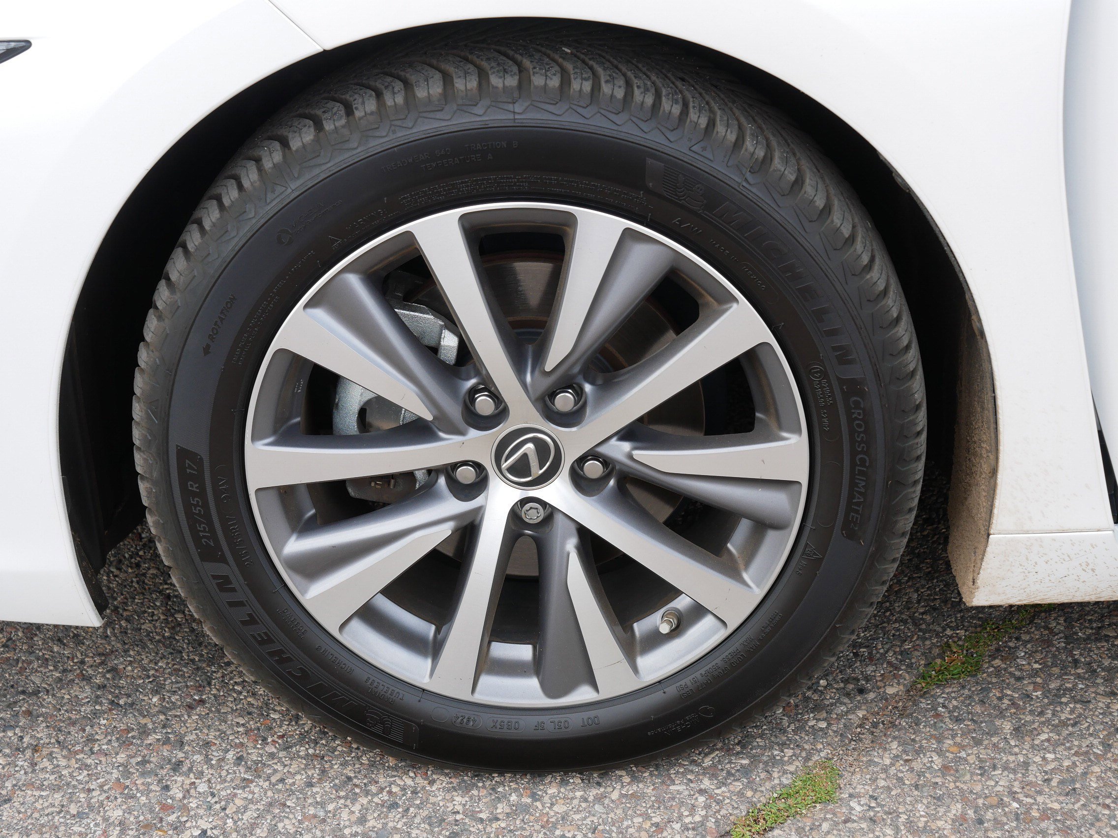 2021 Lexus ES 300h photo 14