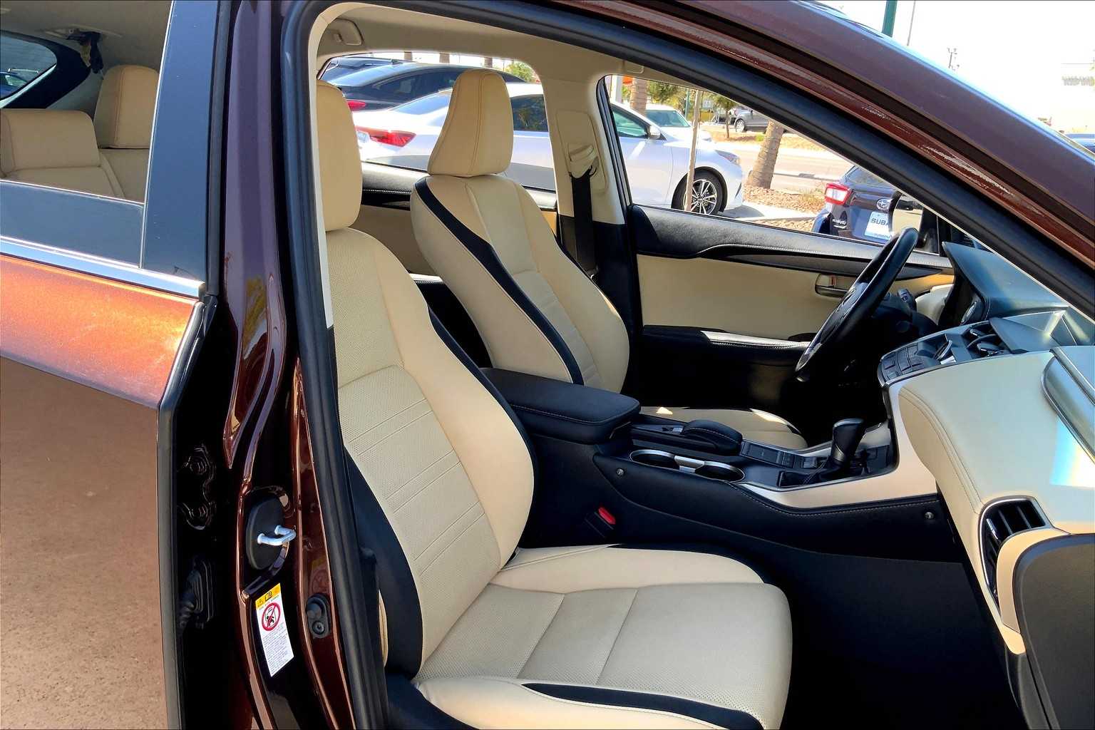 2017 Lexus NX 200t Luxury photo 8
