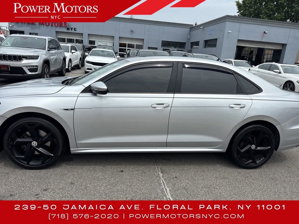 2020 Volkswagen Passat R-Line photo 2
