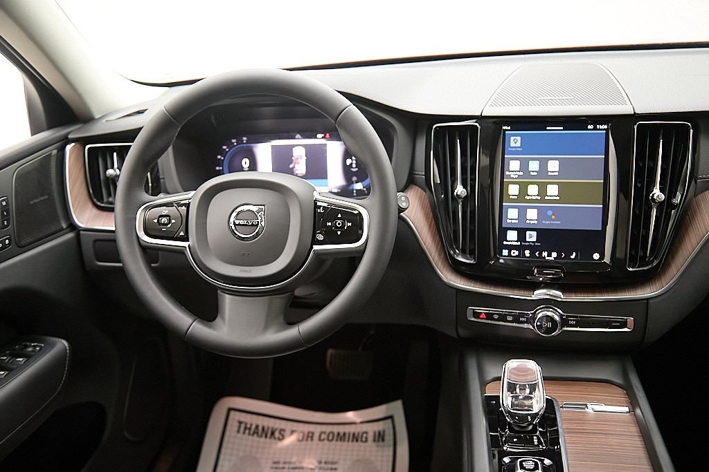 2023 VOLVO XC60 - Image 27