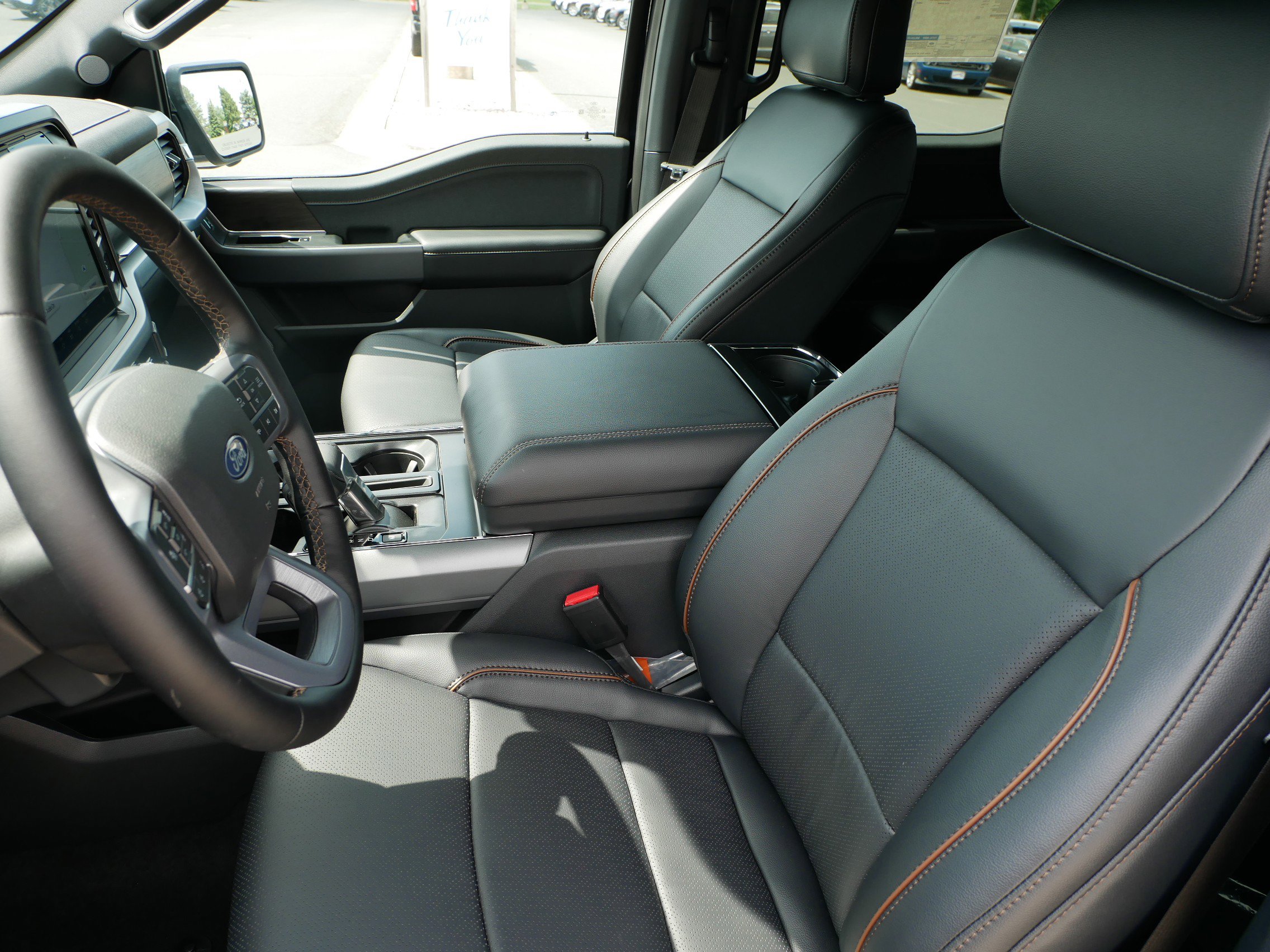 2025 Ford F-150 Lariat photo 10