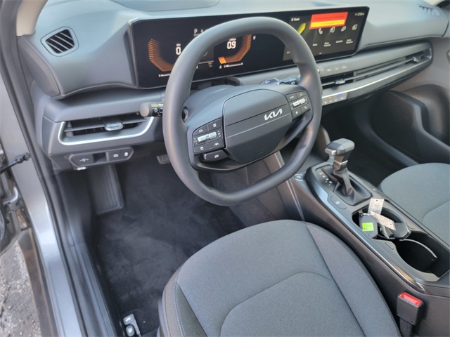 2025 Kia K4 LXS photo 12