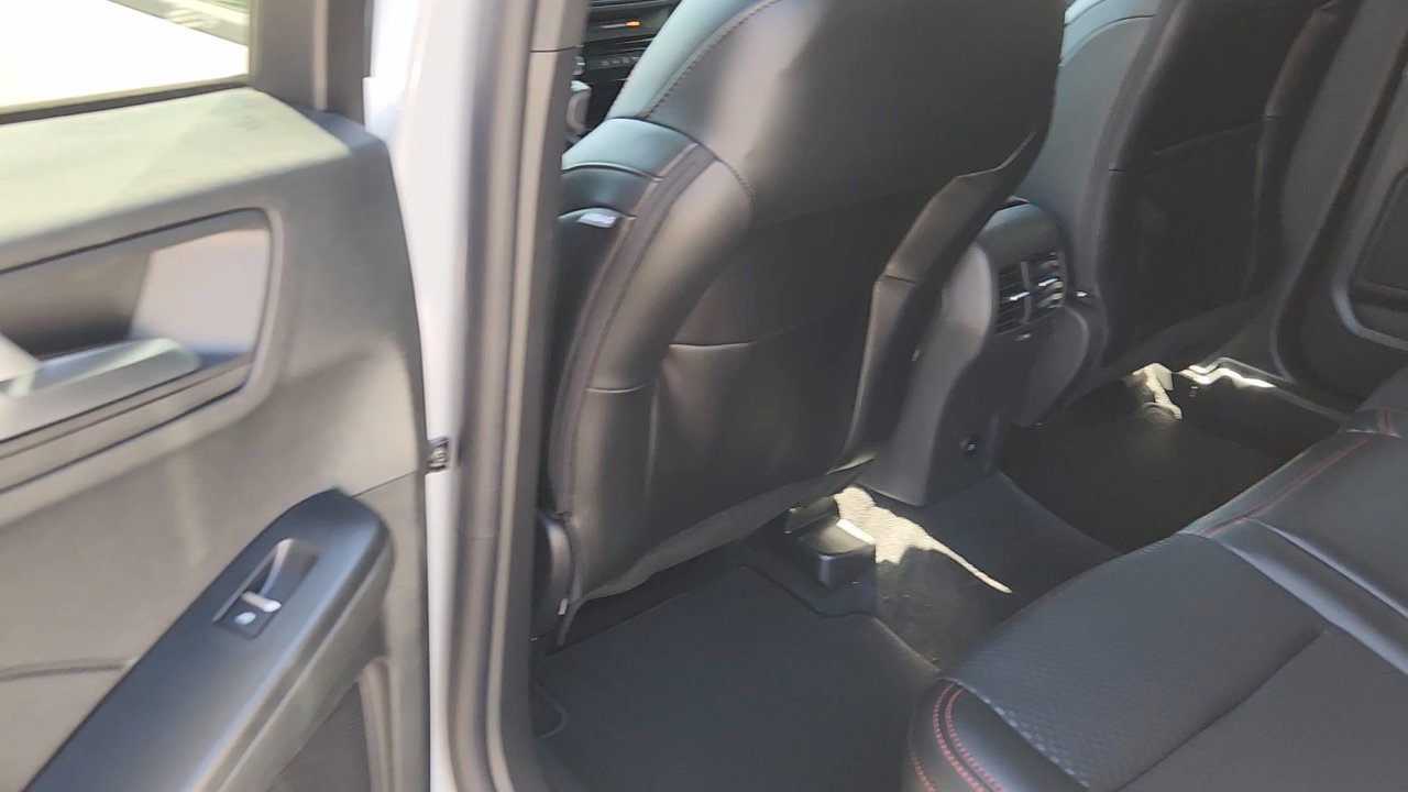 2025 Ford Escape ST-Line photo 16