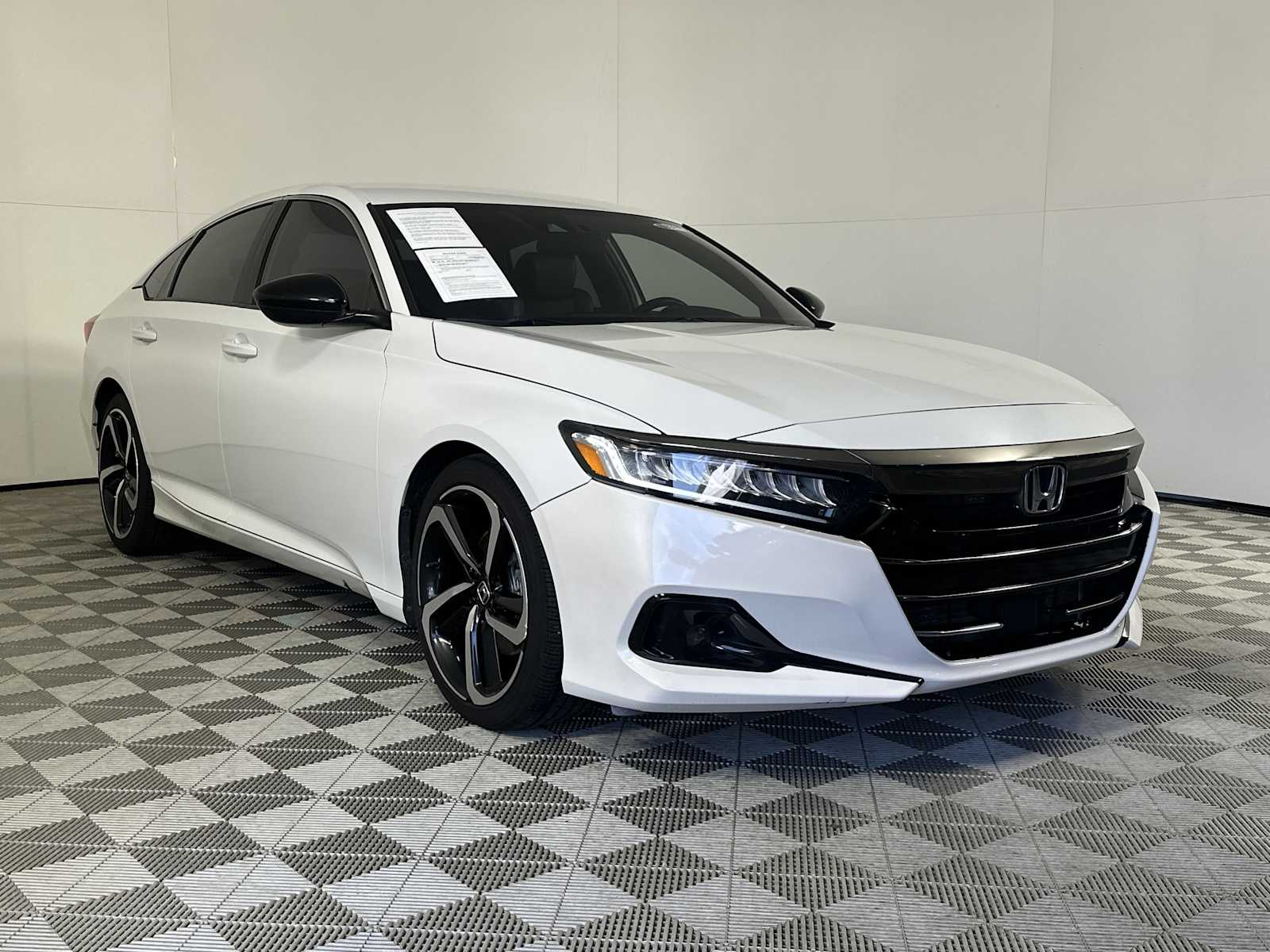 2021 Honda Accord Sport's photo