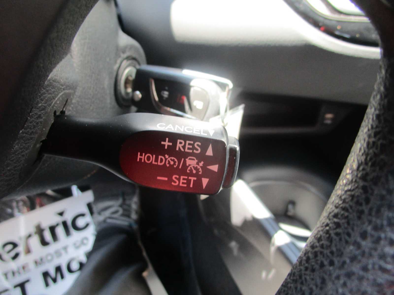2021 Toyota C-HR LE photo 27