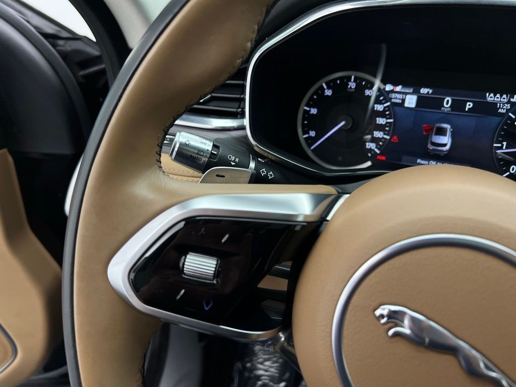 2022 Jaguar F-PACE P250 S photo 29