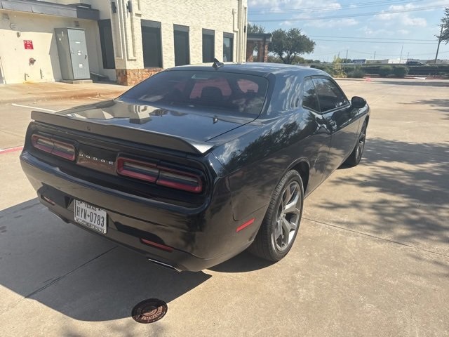 2016 Dodge Challenger SXT photo 6