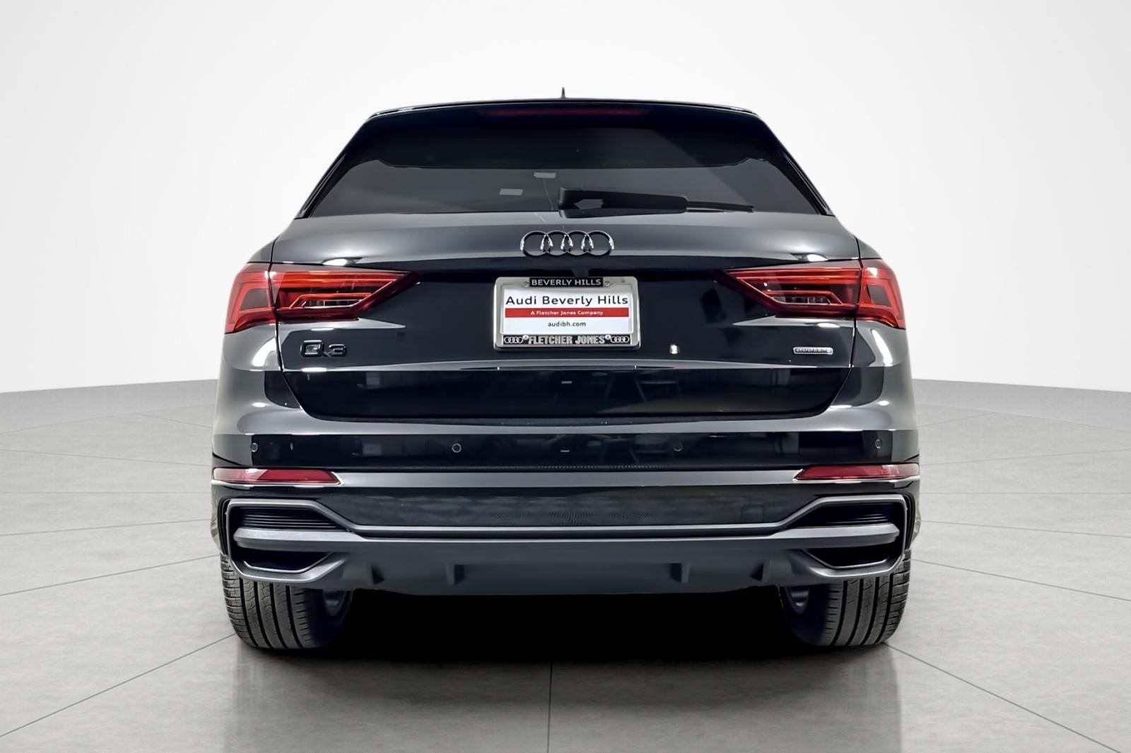 2025 Audi Q3 S line Premium 45 TFSI photo 4