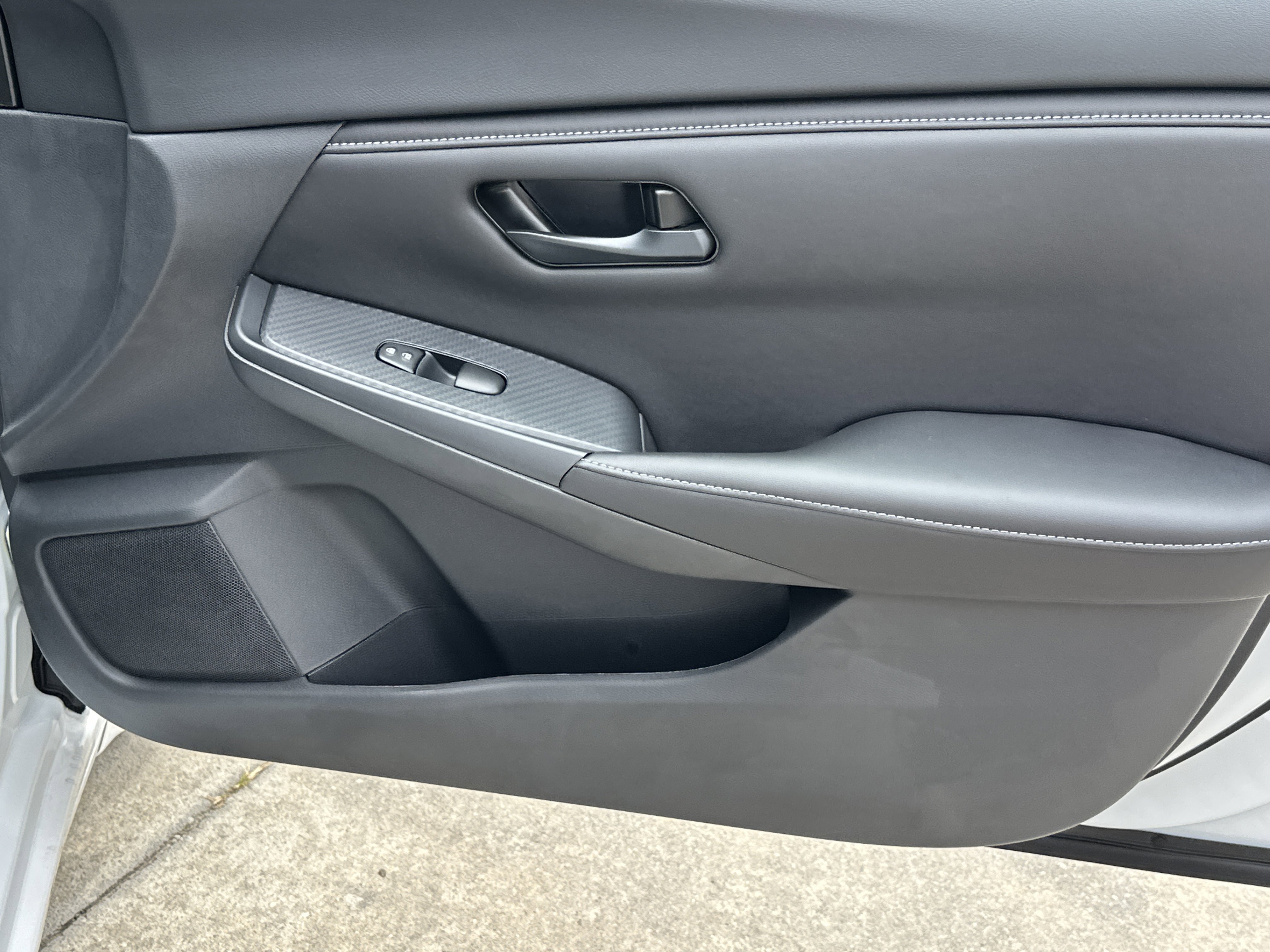 2025 Nissan Sentra S photo 2