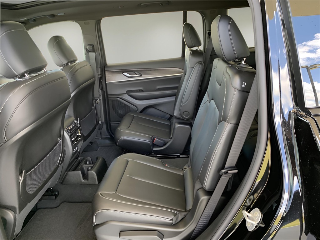 2025 Jeep Grand Cherokee Limited photo 51