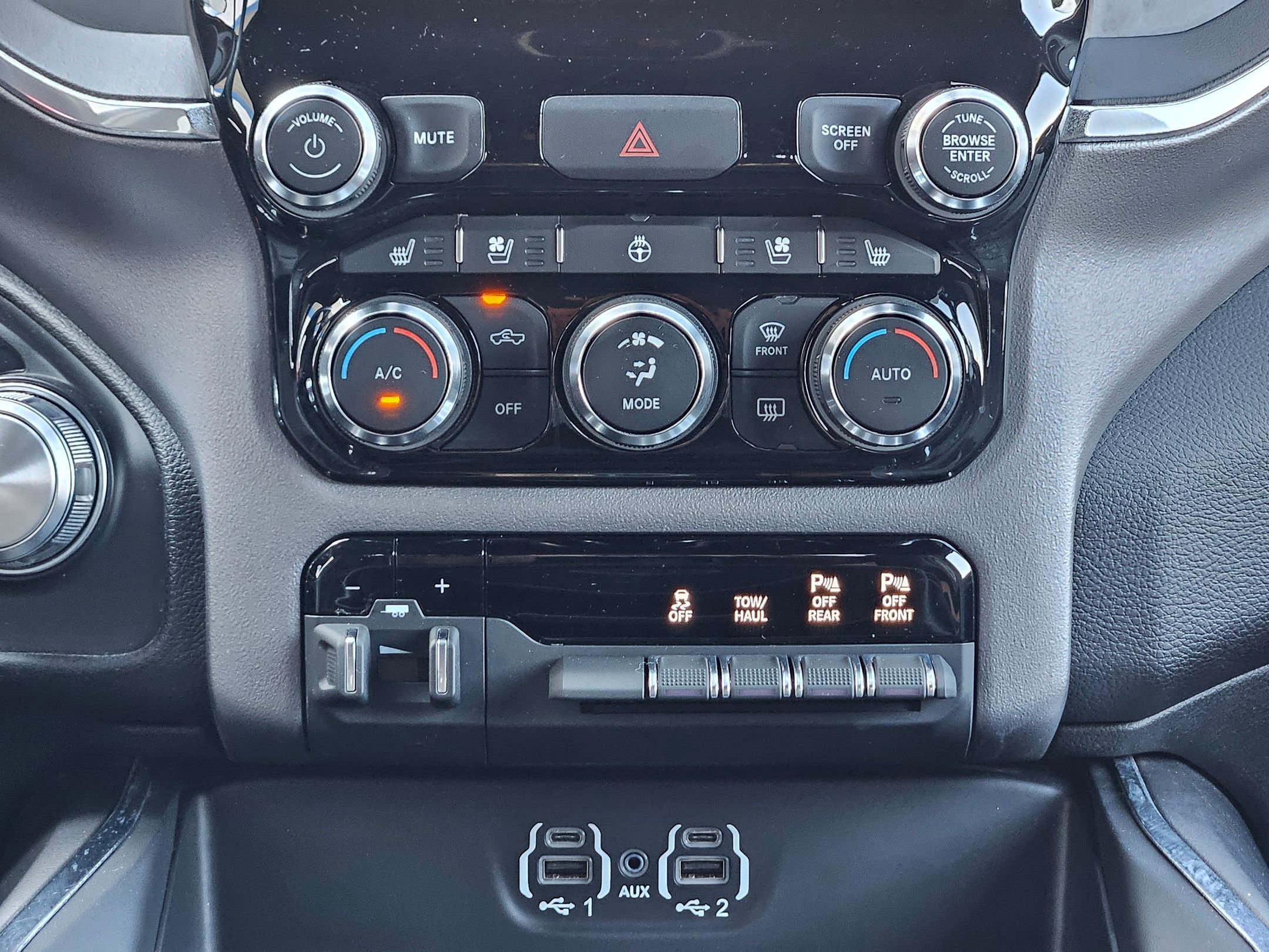 2022 Ram 2500 Laramie photo 13