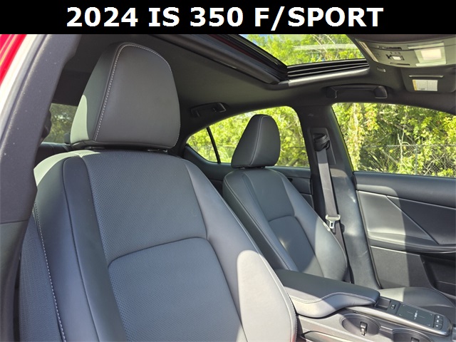2024 Lexus IS 350 F SPORT photo 11