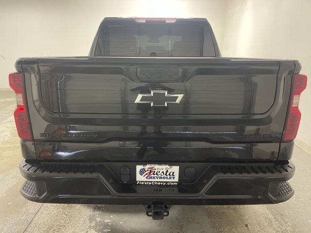 2024 Chevrolet Silverado 1500 Custom photo 2