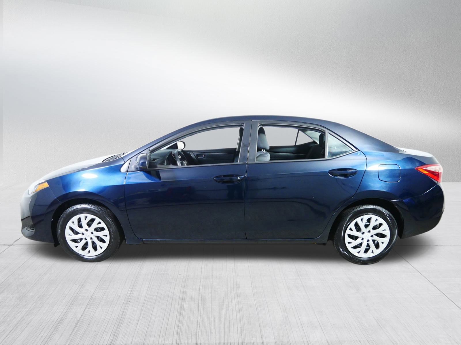2019 Toyota Corolla LE photo 4