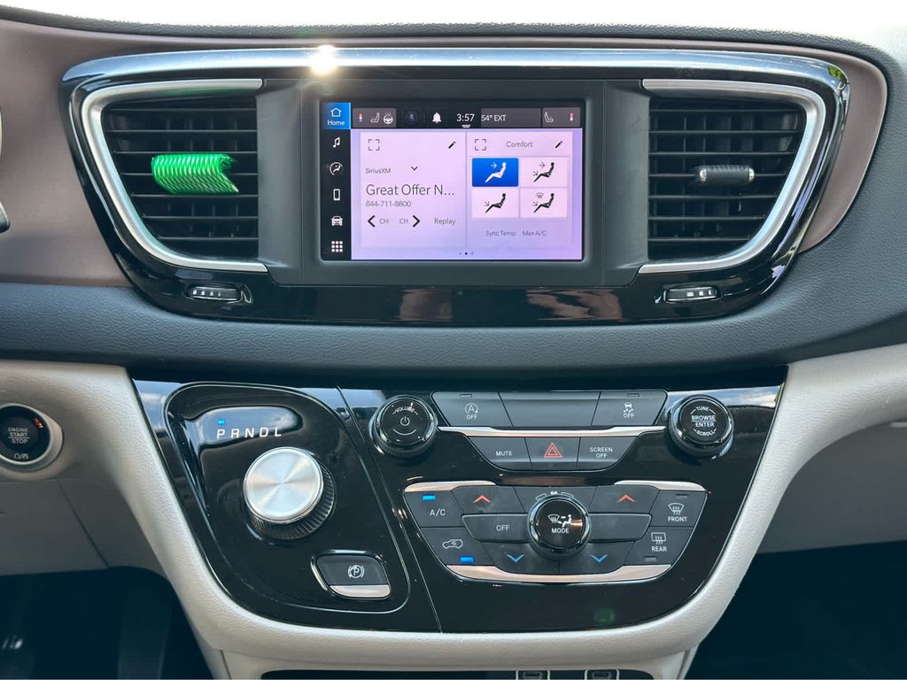 2023 Chrysler Voyager LX photo 27