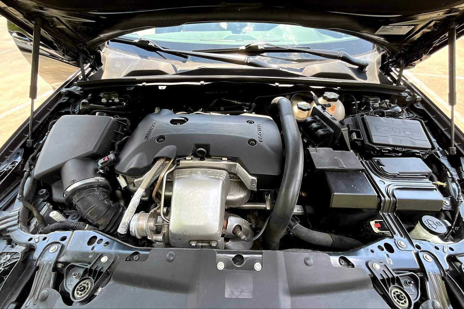 2018 Buick Regal Sportback Preferred II photo 28