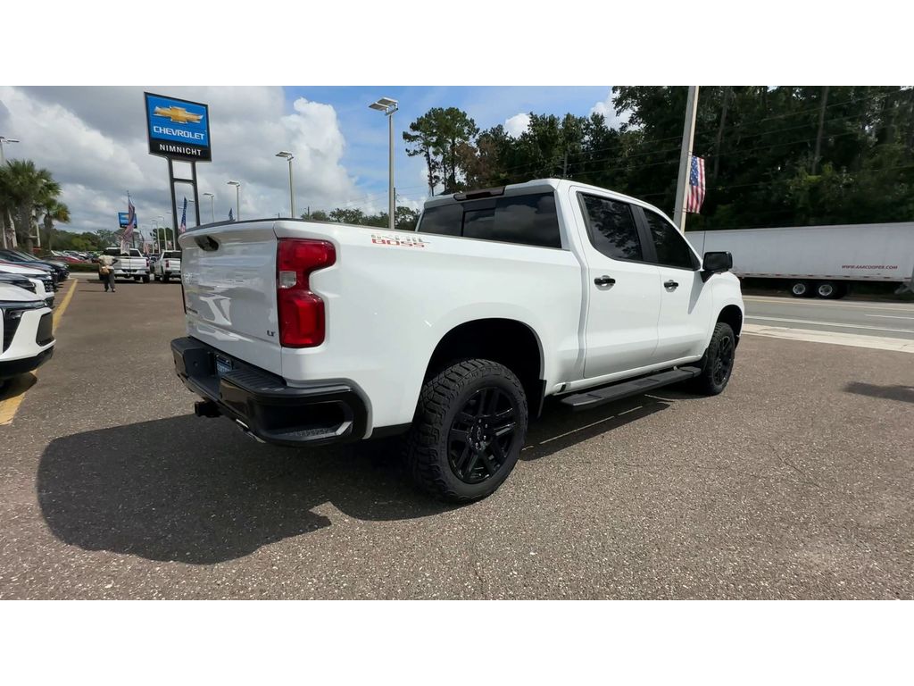2024 Chevrolet Silverado 1500 LT Trail Boss photo 2