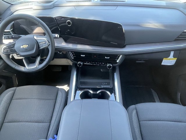2025 Chevrolet Suburban LS photo 13