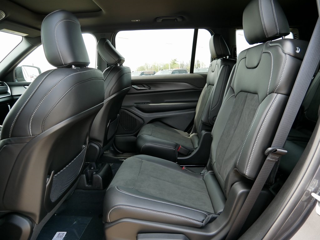 2025 Jeep Grand Cherokee Altitude X photo 8
