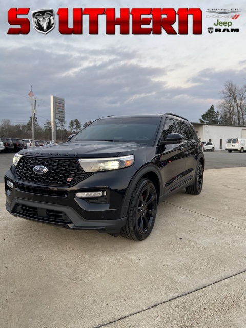 2022 Ford Explorer ST's photo