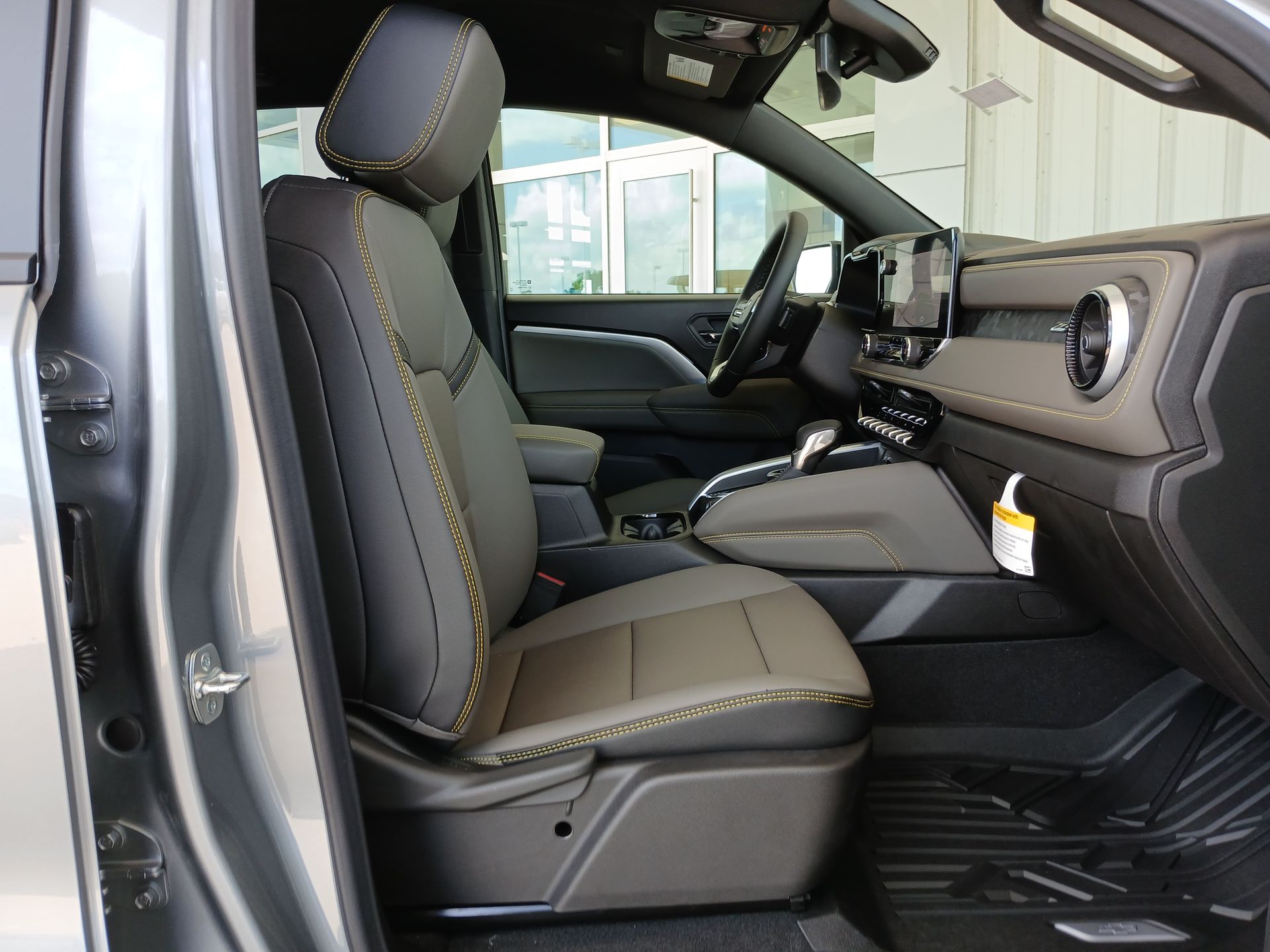 2025 Chevrolet Colorado ZR2 photo 27