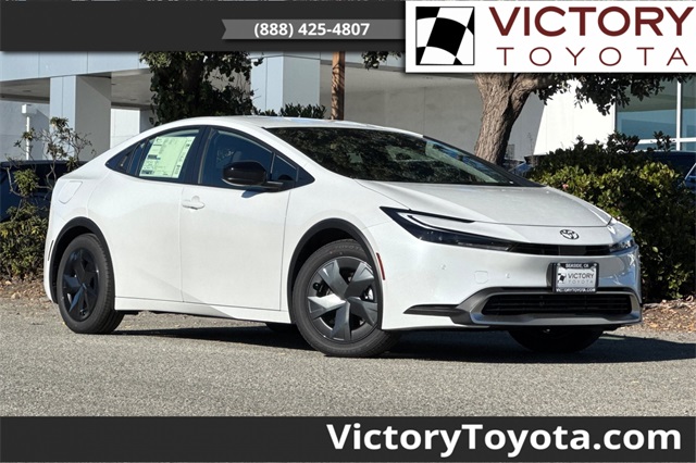 2026 Toyota Prius SE's photo