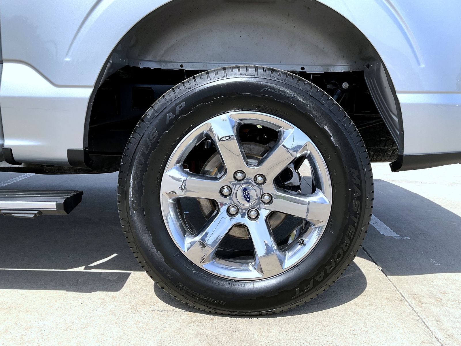 2023 Ford F-150 Lariat photo 22