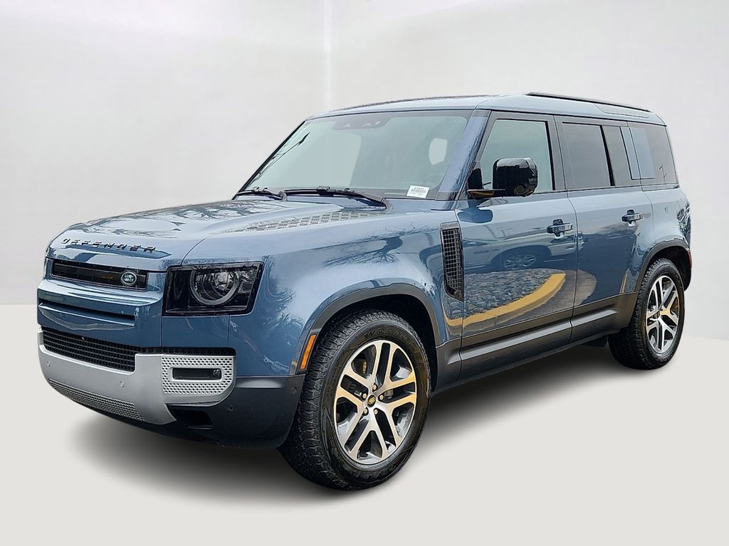 2025 Land Rover Defender S's photo