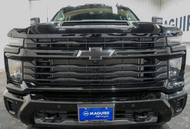 2026 Chevrolet Silverado 2500HD Custom photo 2