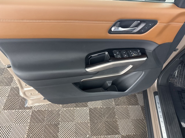 2023 Nissan Pathfinder Platinum photo 18
