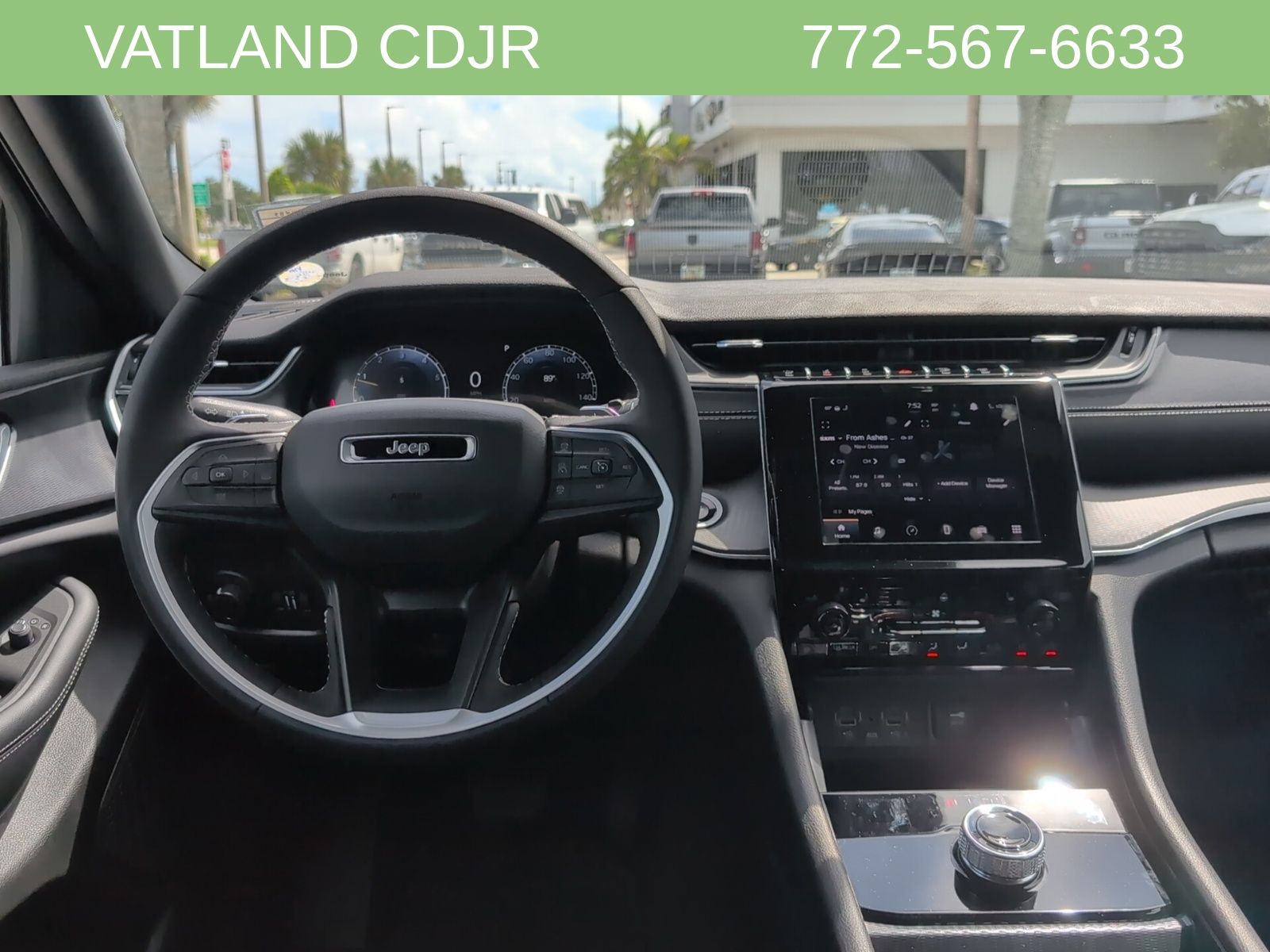 2025 Jeep Grand Cherokee Laredo Altitude photo 21