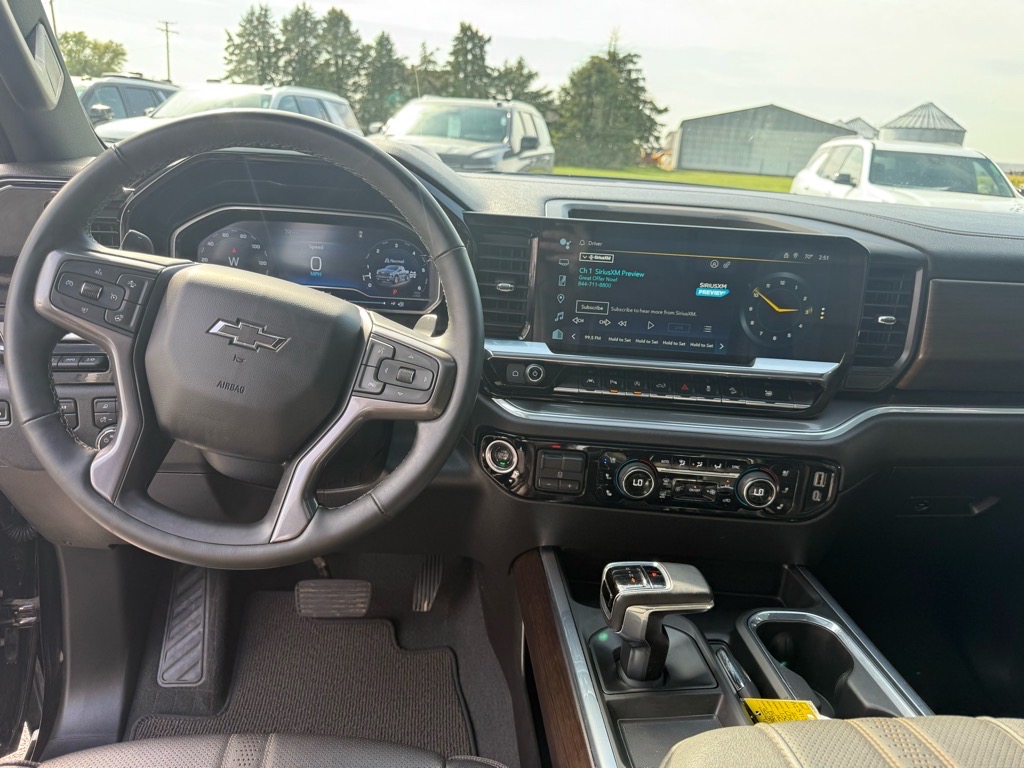 2024 Chevrolet Silverado 1500 High Country photo 15