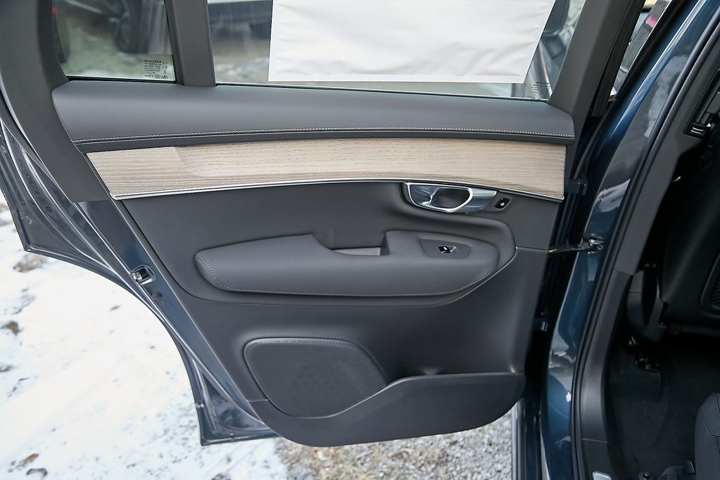 2026 VOLVO XC90 - Image 14