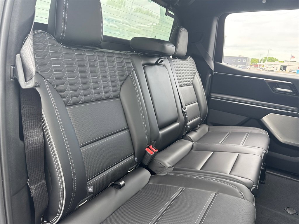 2025 GMC SIERRA - Image 36