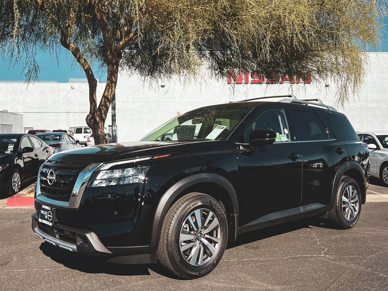 2025 Nissan Pathfinder SL photo 4